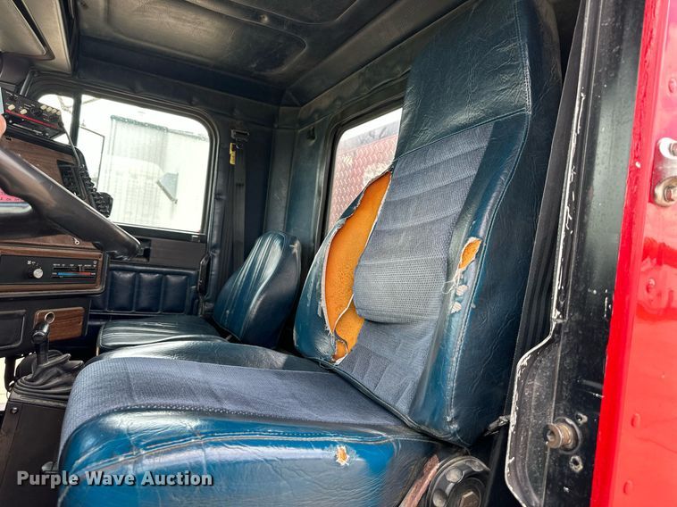 image for item LN9203 1994 Freightliner FLD120  pumper fire truck