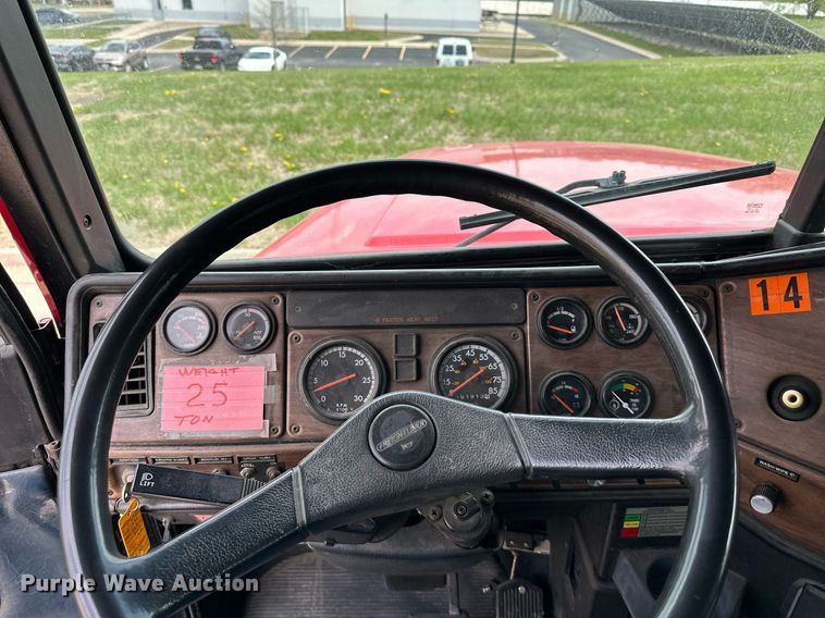 image for item LN9203 1994 Freightliner FLD120  pumper fire truck