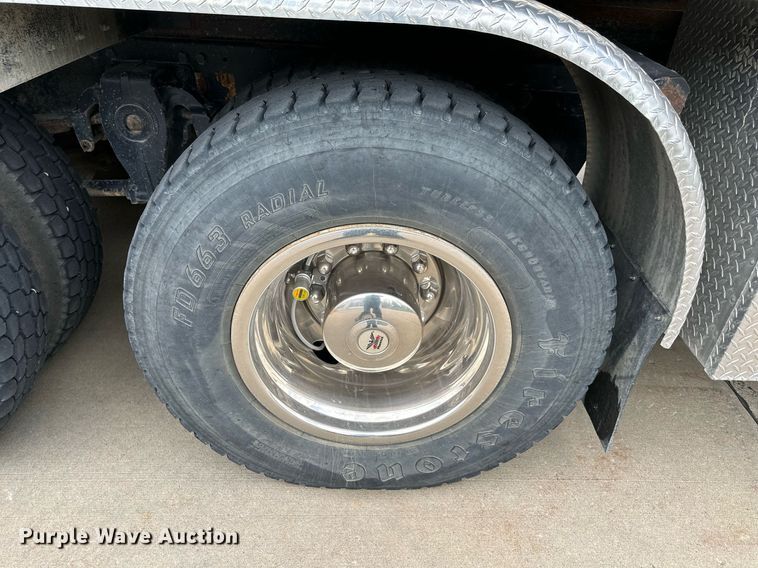 image for item LN9203 1994 Freightliner FLD120  pumper fire truck