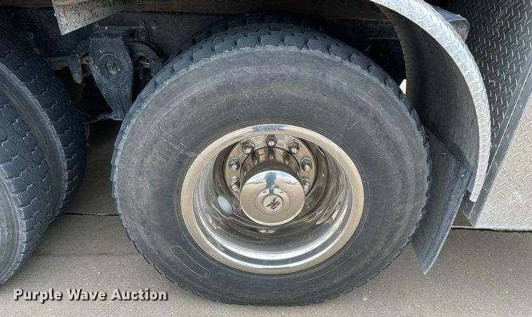 image for item LN9203 1994 Freightliner FLD120  pumper fire truck