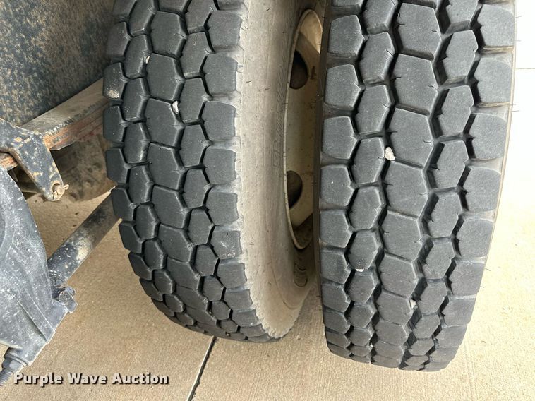 image for item LN9203 1994 Freightliner FLD120  pumper fire truck