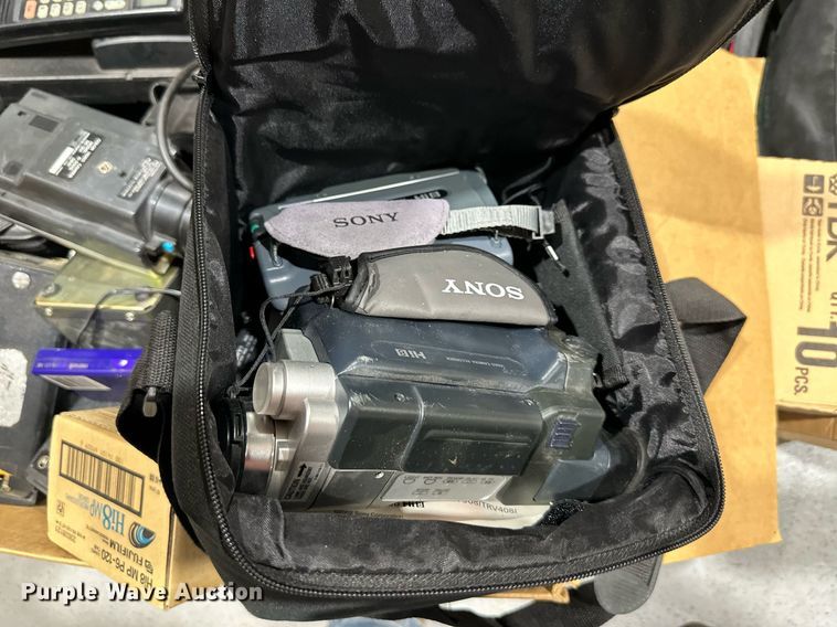 image for item LP9915 Approximately 20 cameras