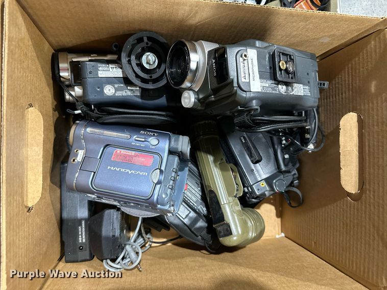 image for item LP9915 Approximately 20 cameras