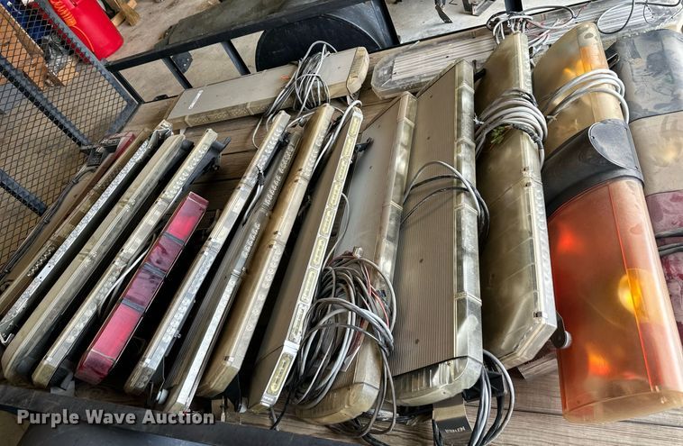 image for item LP9922 Emergency vehicle equipment