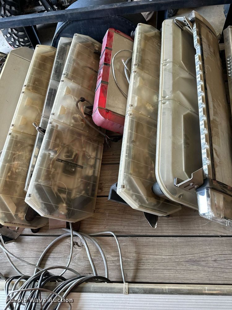 image for item LP9922 Emergency vehicle equipment