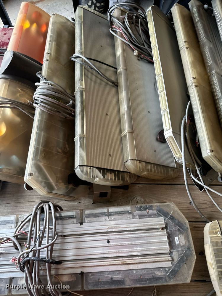 image for item LP9922 Emergency vehicle equipment