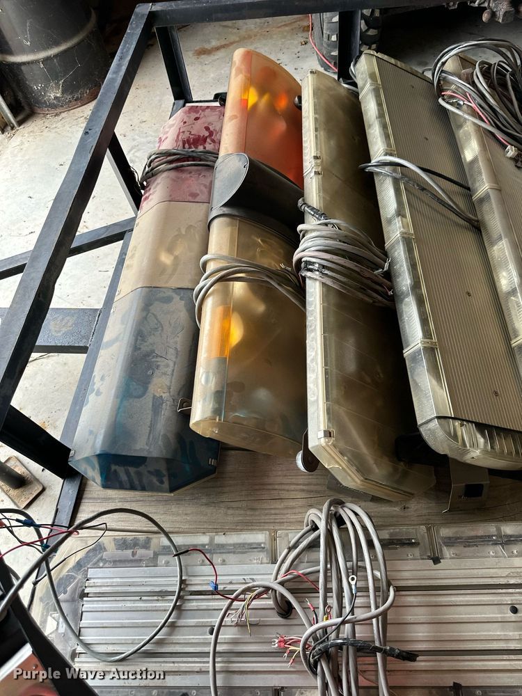 image for item LP9922 Emergency vehicle equipment