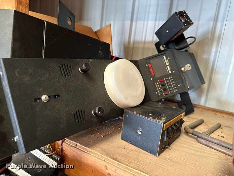 image for item LP9922 Emergency vehicle equipment