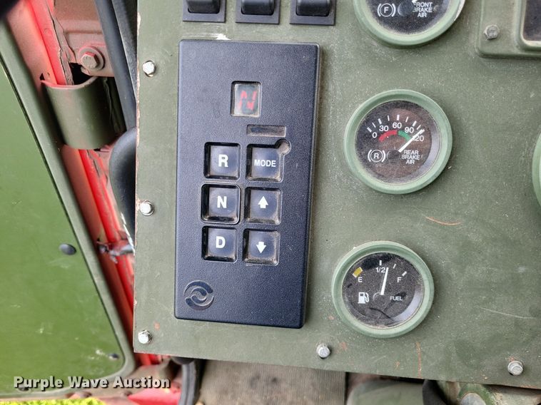 image for item LR9223 1997 Stewart & Stevenson  flatbed truck