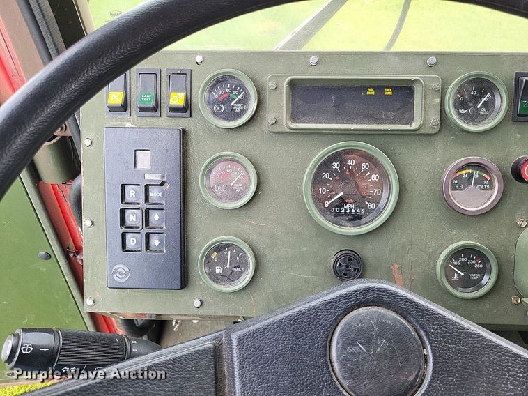 image for item LR9223 1997 Stewart & Stevenson  flatbed truck