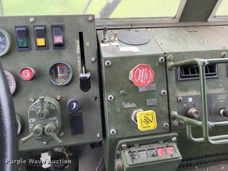 image for item LR9223 1997 Stewart & Stevenson  flatbed truck