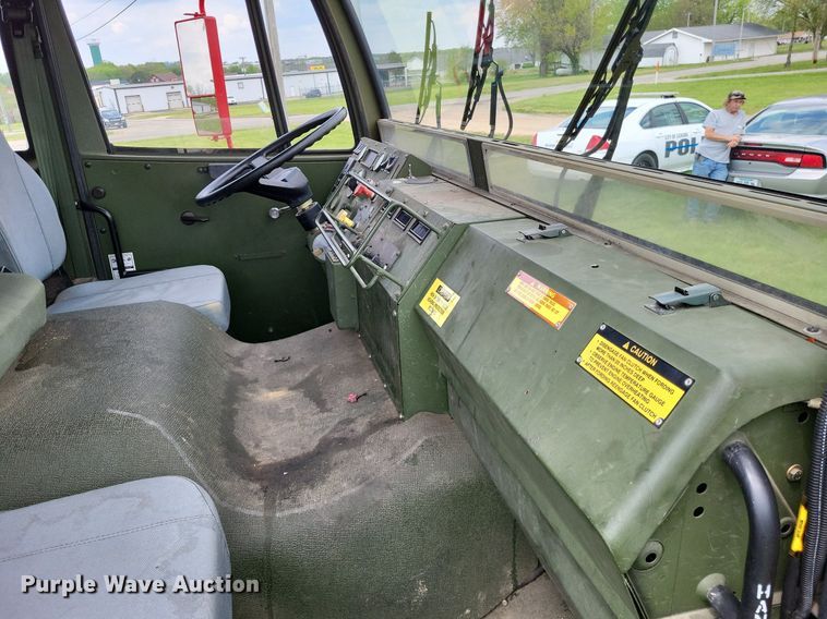 image for item LR9223 1997 Stewart & Stevenson  flatbed truck