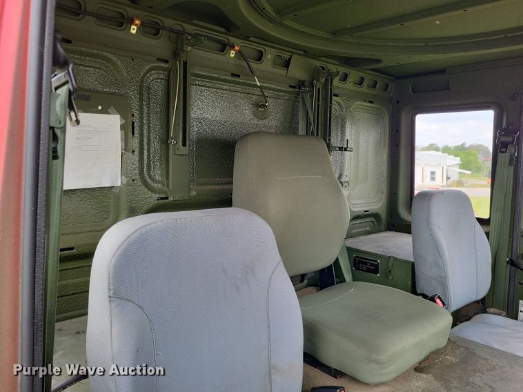 image for item LR9223 1997 Stewart & Stevenson  flatbed truck