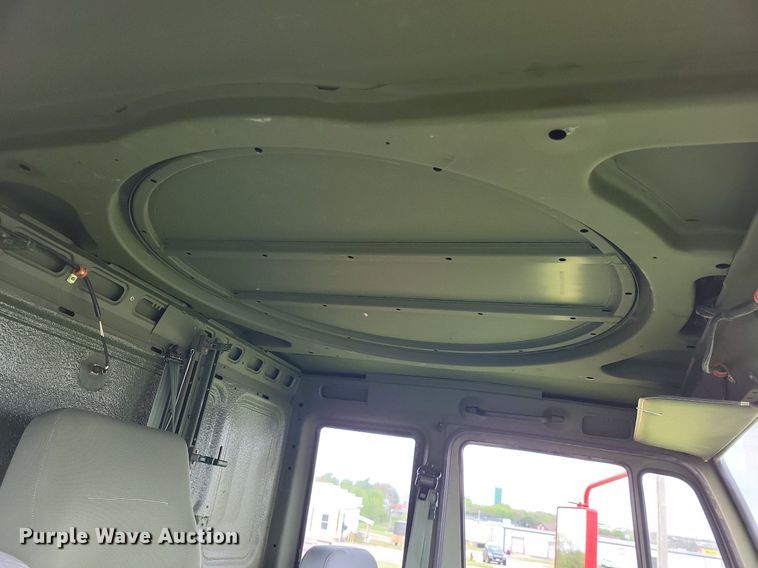 image for item LR9223 1997 Stewart & Stevenson  flatbed truck