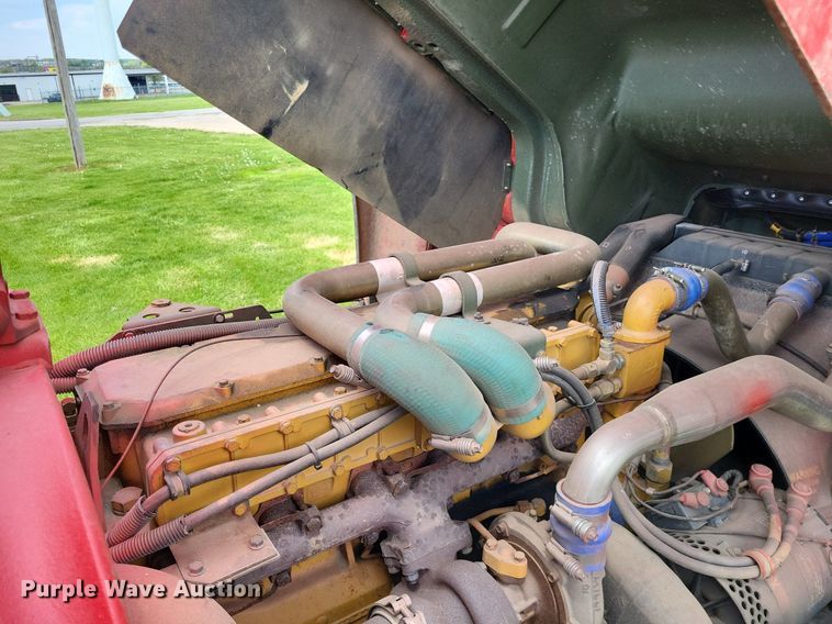 image for item LR9223 1997 Stewart & Stevenson  flatbed truck