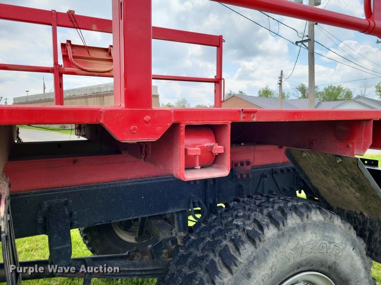 image for item LR9223 1997 Stewart & Stevenson  flatbed truck