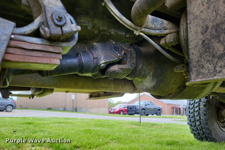 image for item LR9223 1997 Stewart & Stevenson  flatbed truck