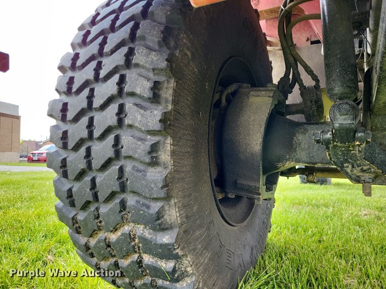 image for item LR9223 1997 Stewart & Stevenson  flatbed truck