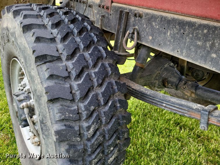 image for item LR9223 1997 Stewart & Stevenson  flatbed truck