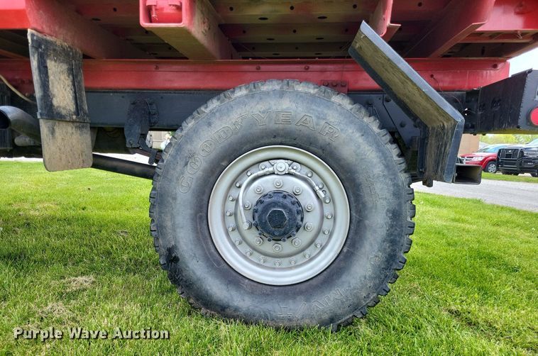 image for item LR9223 1997 Stewart & Stevenson  flatbed truck