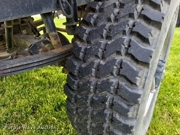 image for item LR9223 1997 Stewart & Stevenson  flatbed truck