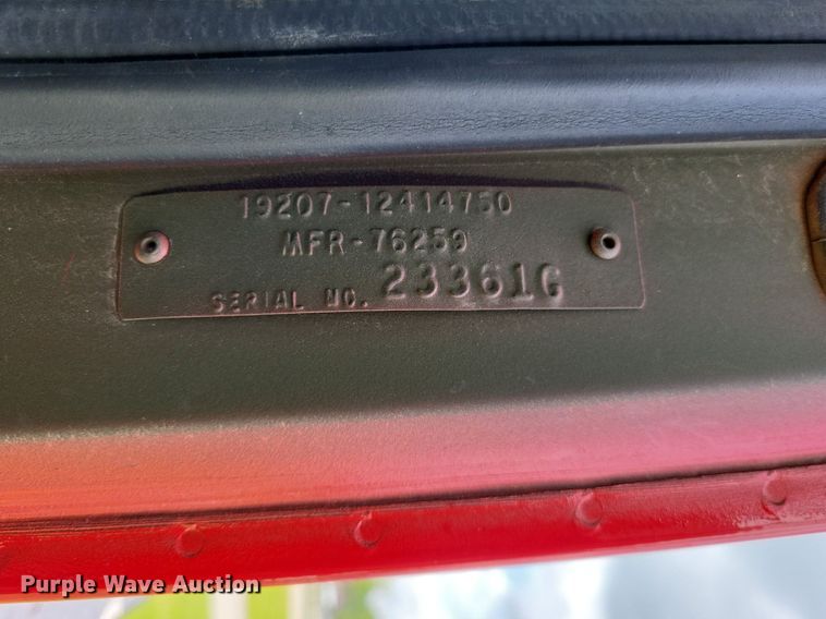 image for item LR9223 1997 Stewart & Stevenson  flatbed truck