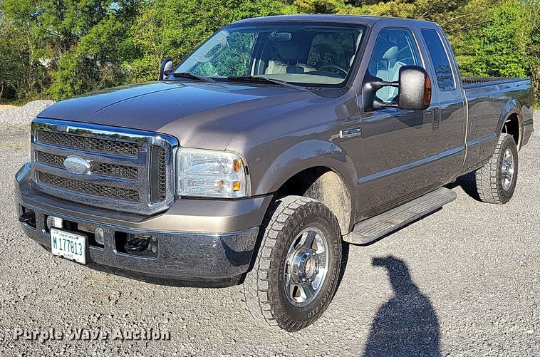 image for item LR9224 2005 Ford F250 Super Duty Lariat  SuperCab pickup truck