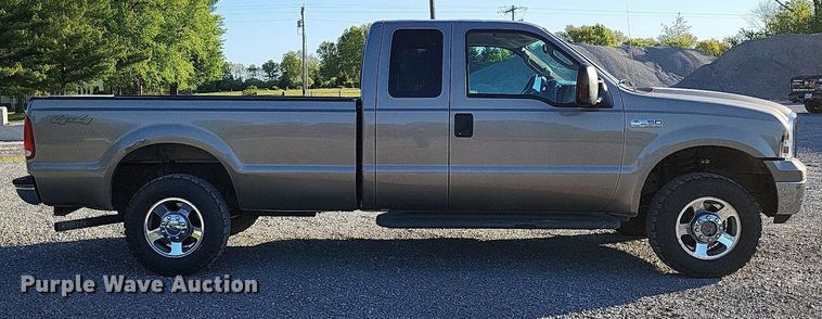image for item LR9224 2005 Ford F250 Super Duty Lariat  SuperCab pickup truck