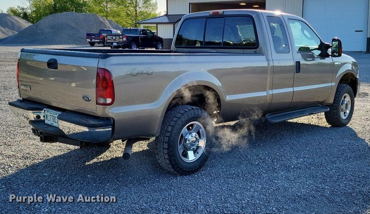 image for item LR9224 2005 Ford F250 Super Duty Lariat  SuperCab pickup truck
