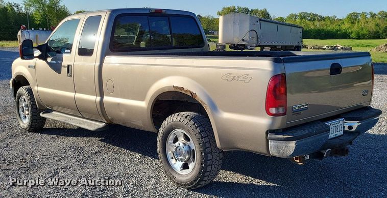 image for item LR9224 2005 Ford F250 Super Duty Lariat  SuperCab pickup truck
