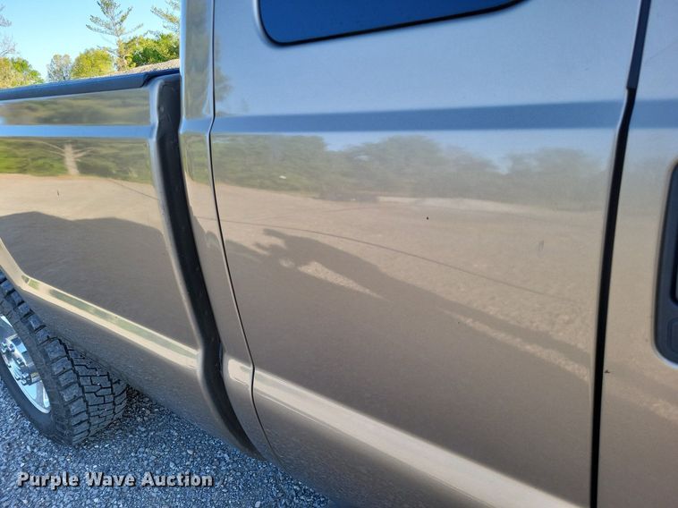 image for item LR9224 2005 Ford F250 Super Duty Lariat  SuperCab pickup truck