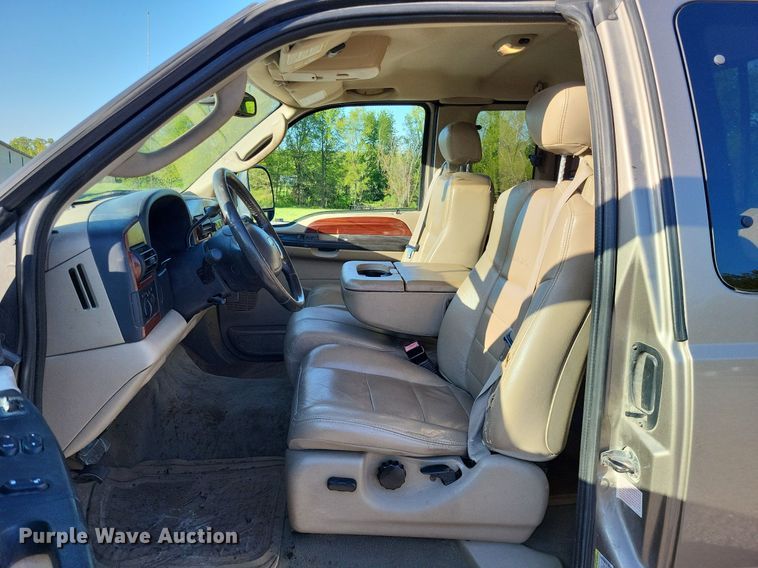 image for item LR9224 2005 Ford F250 Super Duty Lariat  SuperCab pickup truck