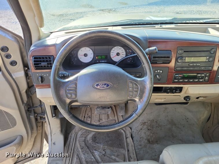 image for item LR9224 2005 Ford F250 Super Duty Lariat  SuperCab pickup truck