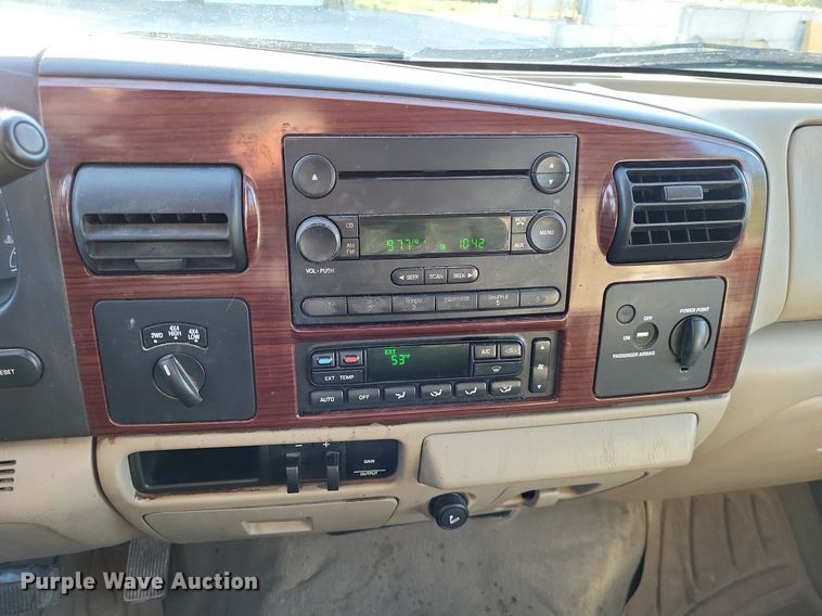 image for item LR9224 2005 Ford F250 Super Duty Lariat  SuperCab pickup truck