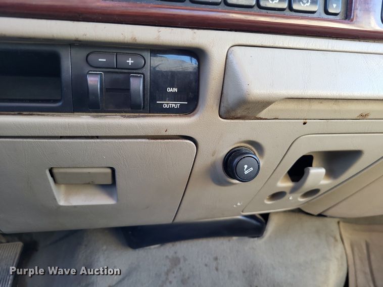 image for item LR9224 2005 Ford F250 Super Duty Lariat  SuperCab pickup truck