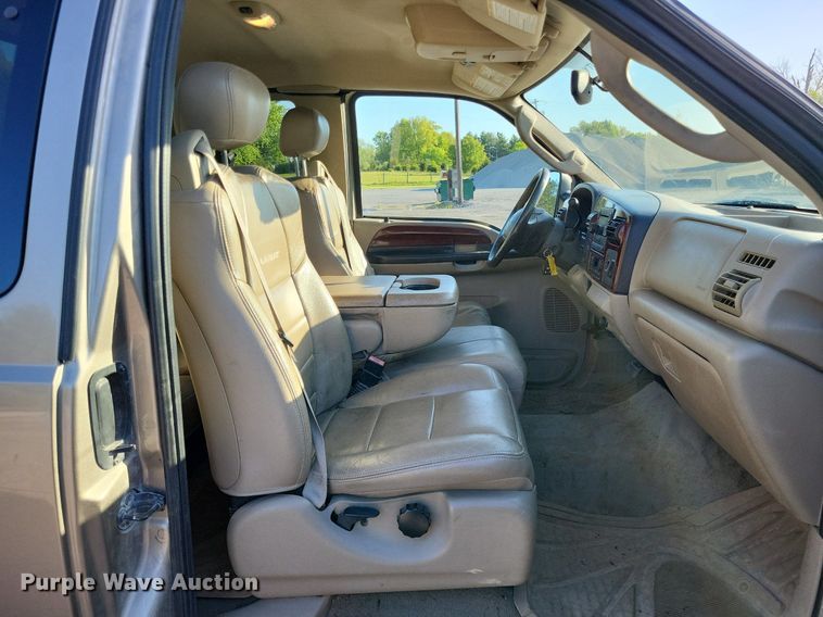 image for item LR9224 2005 Ford F250 Super Duty Lariat  SuperCab pickup truck