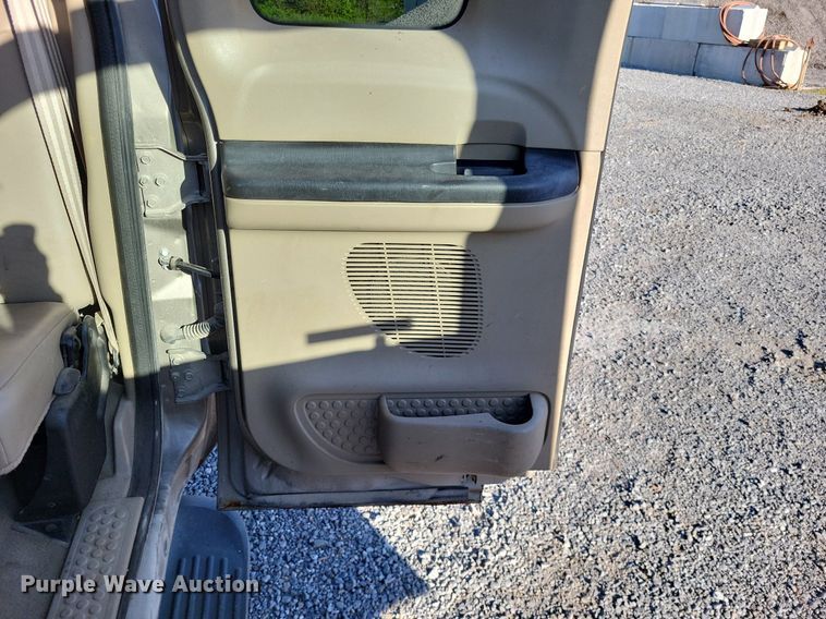 image for item LR9224 2005 Ford F250 Super Duty Lariat  SuperCab pickup truck