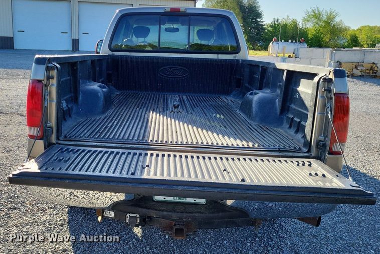 image for item LR9224 2005 Ford F250 Super Duty Lariat  SuperCab pickup truck