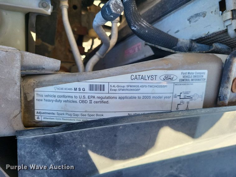 image for item LR9224 2005 Ford F250 Super Duty Lariat  SuperCab pickup truck