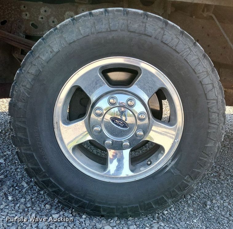 image for item LR9224 2005 Ford F250 Super Duty Lariat  SuperCab pickup truck