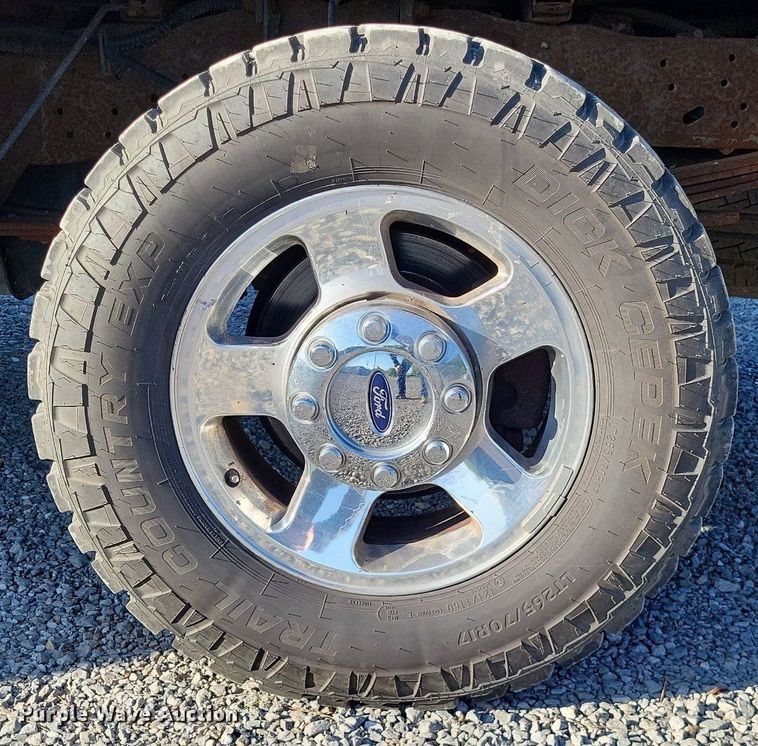 image for item LR9224 2005 Ford F250 Super Duty Lariat  SuperCab pickup truck