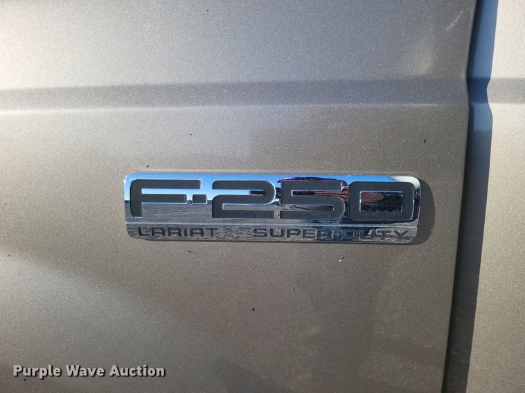 image for item LR9224 2005 Ford F250 Super Duty Lariat  SuperCab pickup truck