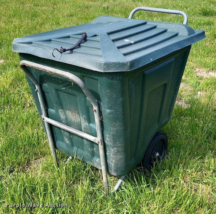 image for item LR9236 Approximately 50 Amerikart trash carts