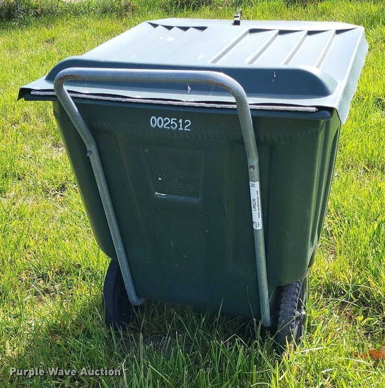 image for item LR9236 Approximately 50 Amerikart trash carts