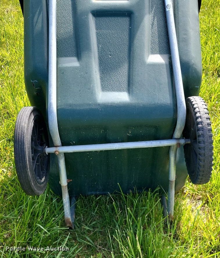 image for item LR9236 Approximately 50 Amerikart trash carts