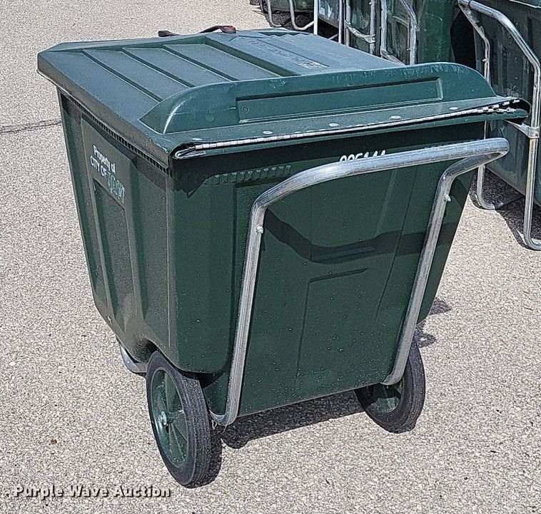 image for item LR9238 Approximately 50 Amerikart trash carts