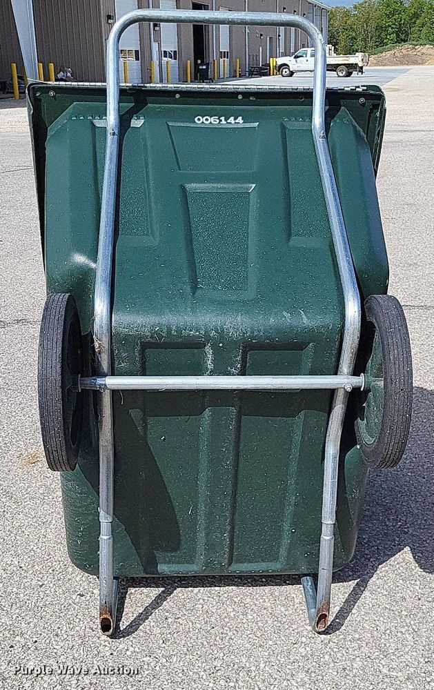 image for item LR9238 Approximately 50 Amerikart trash carts