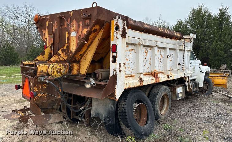 image for item LR9653 1993 Ford FT900  dump truck