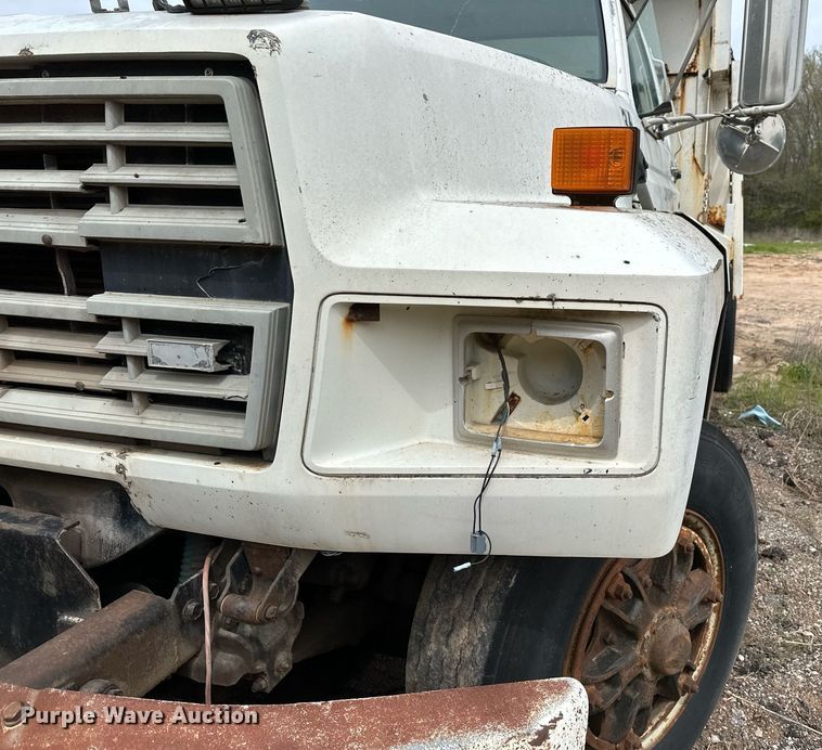 image for item LR9653 1993 Ford FT900  dump truck