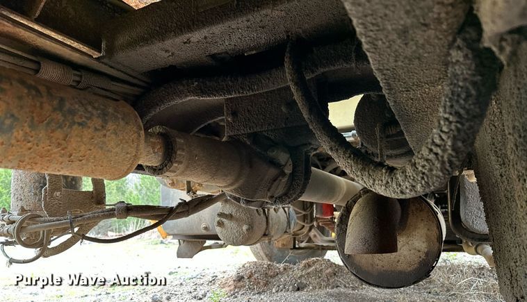 image for item LR9653 1993 Ford FT900  dump truck